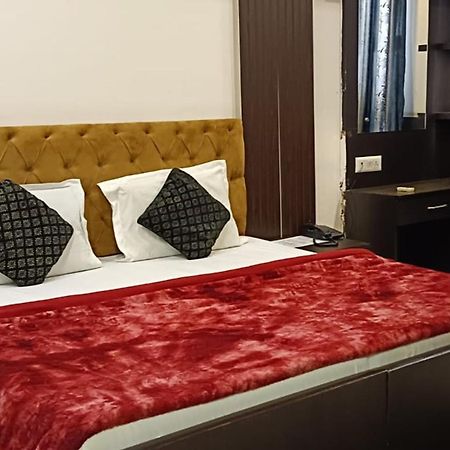 Hotel Shree Kanta Γκουργκάον Εξωτερικό φωτογραφία