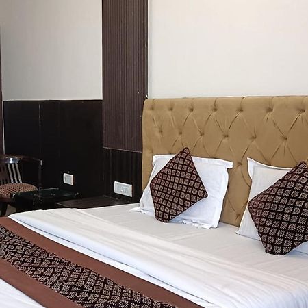 Hotel Shree Kanta Γκουργκάον Εξωτερικό φωτογραφία