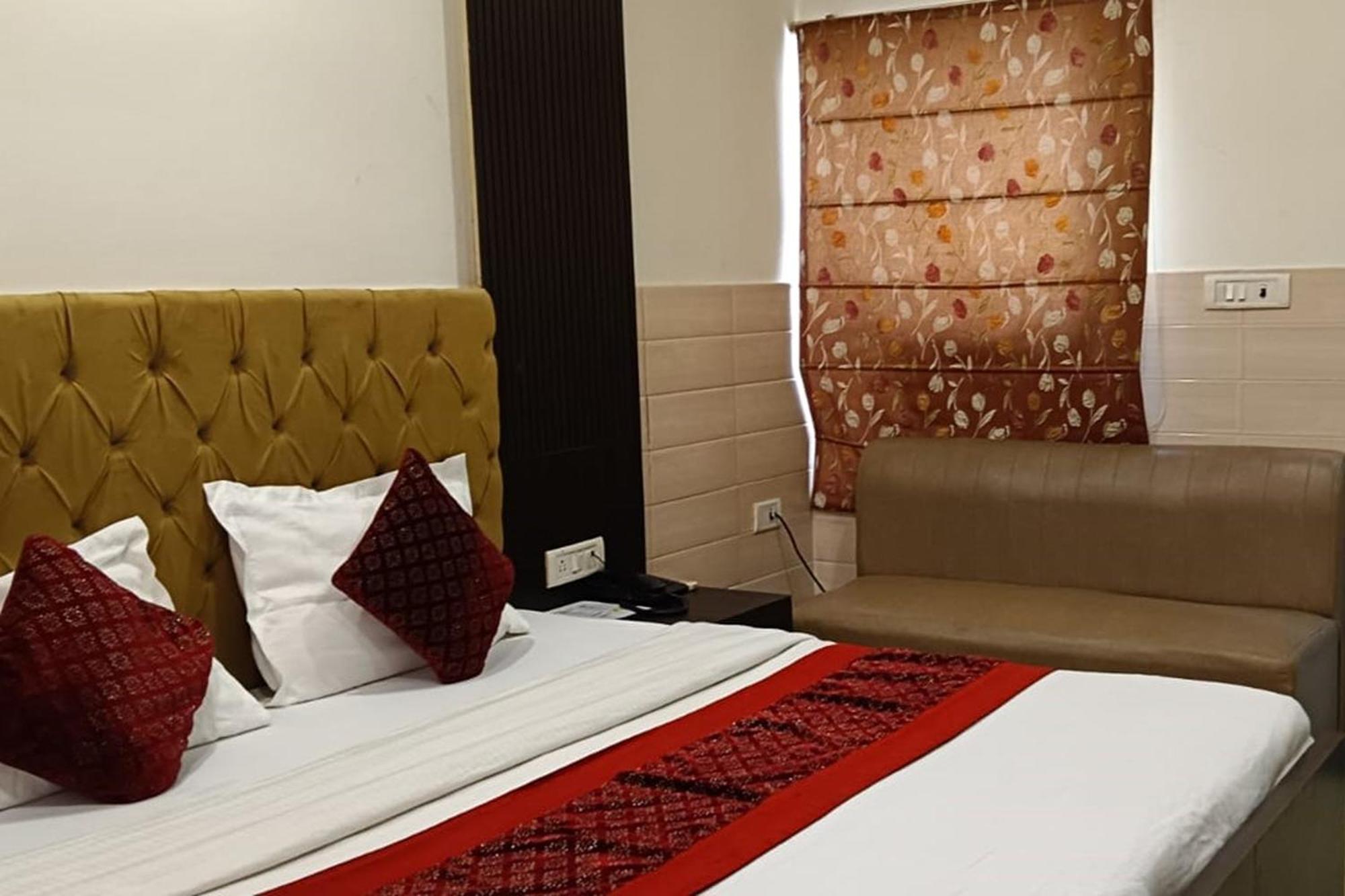 Hotel Shree Kanta Γκουργκάον Εξωτερικό φωτογραφία