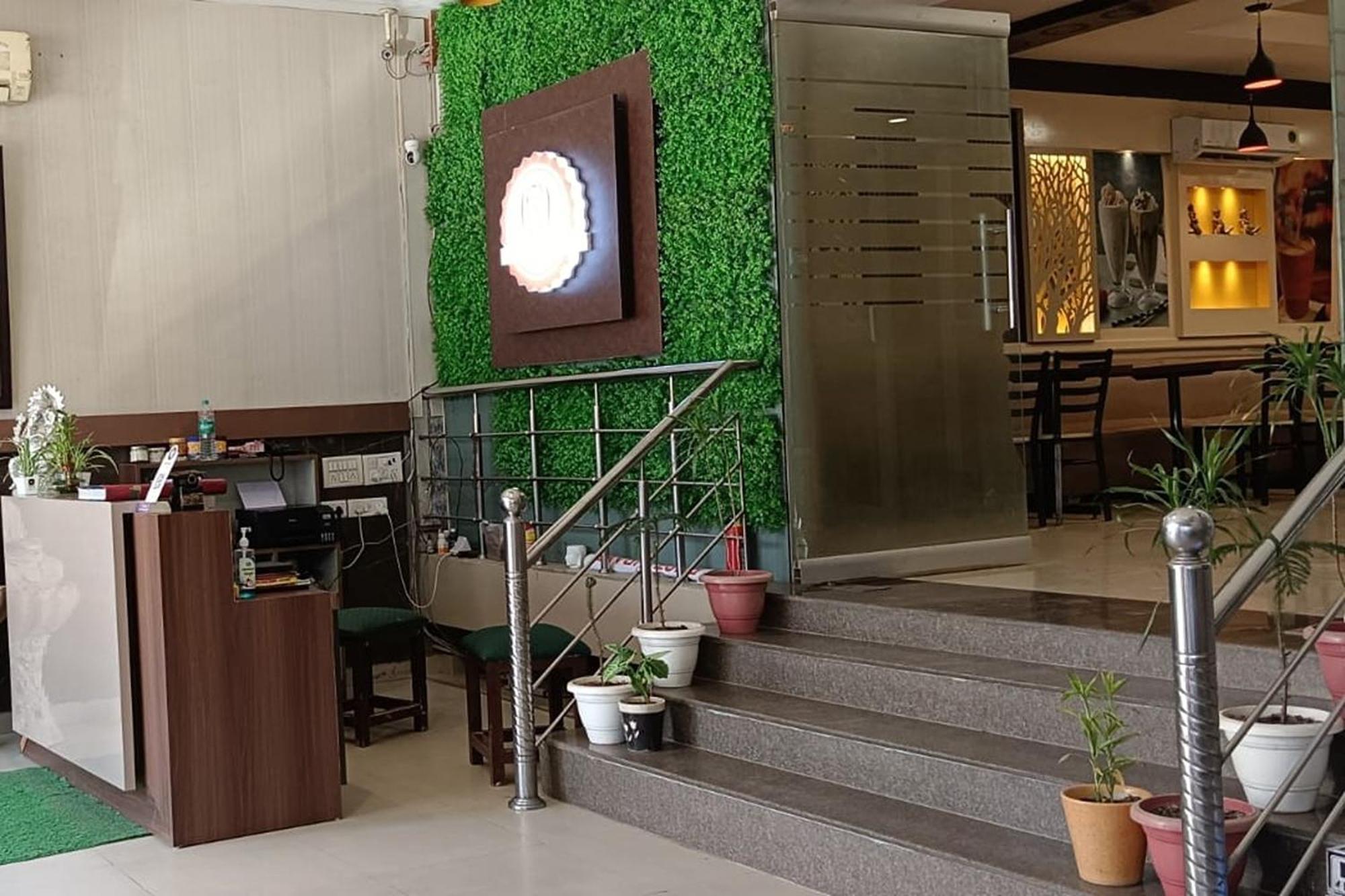 Hotel Shree Kanta Γκουργκάον Εξωτερικό φωτογραφία