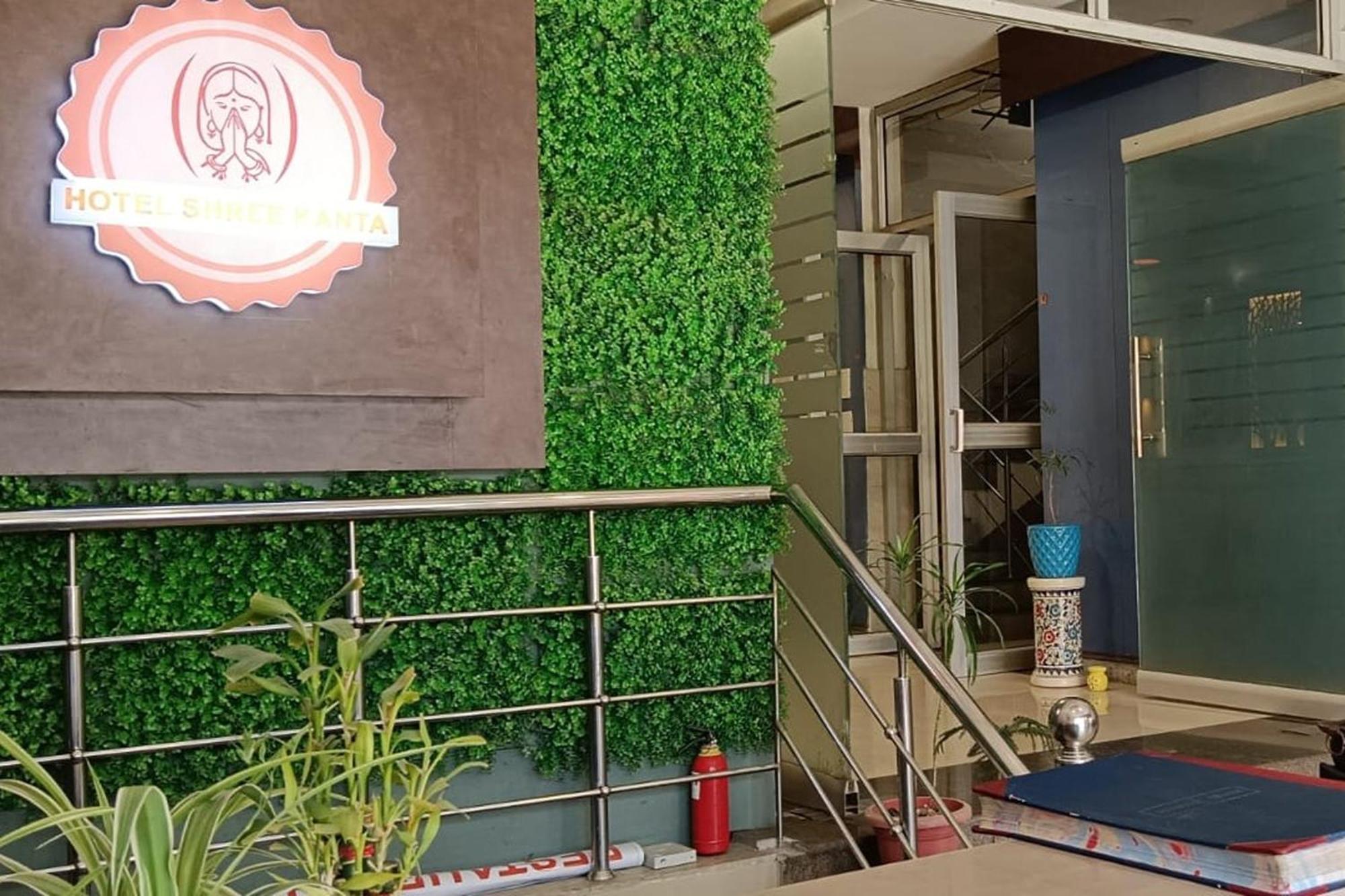Hotel Shree Kanta Γκουργκάον Εξωτερικό φωτογραφία